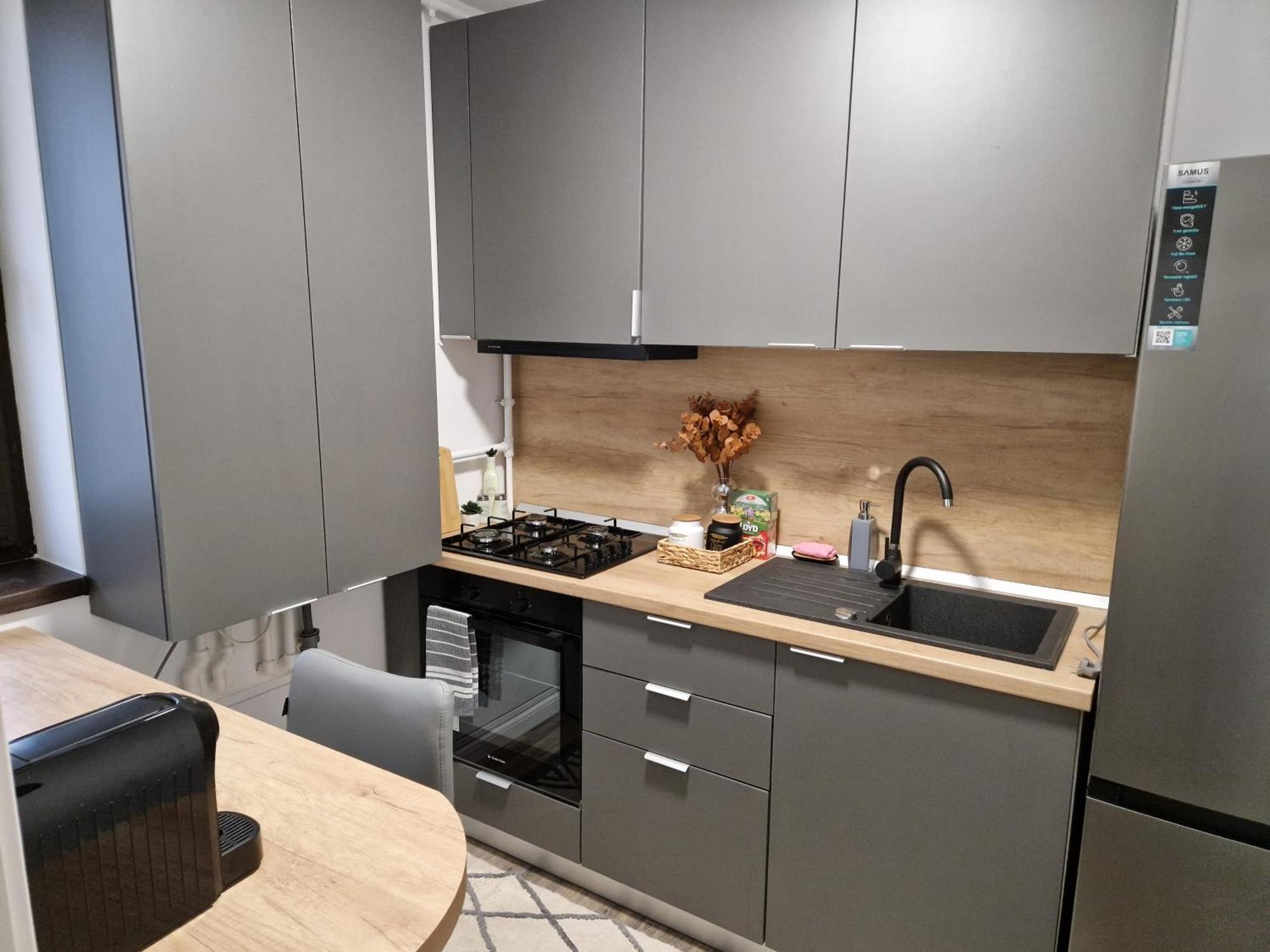 Craitelor Boutique Airport Apartment Отопени Экстерьер фото